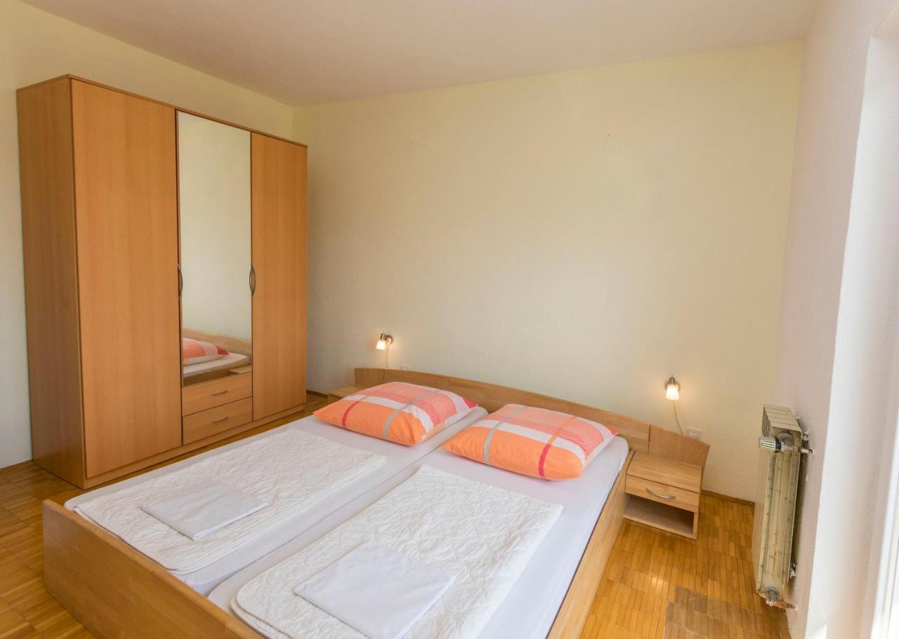 Apartments Jelka Primošten Eksteriør billede