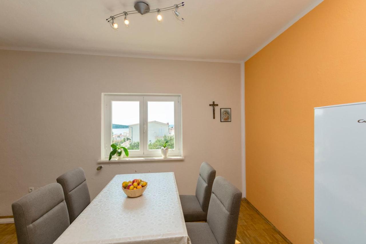 Apartments Jelka Primošten Eksteriør billede