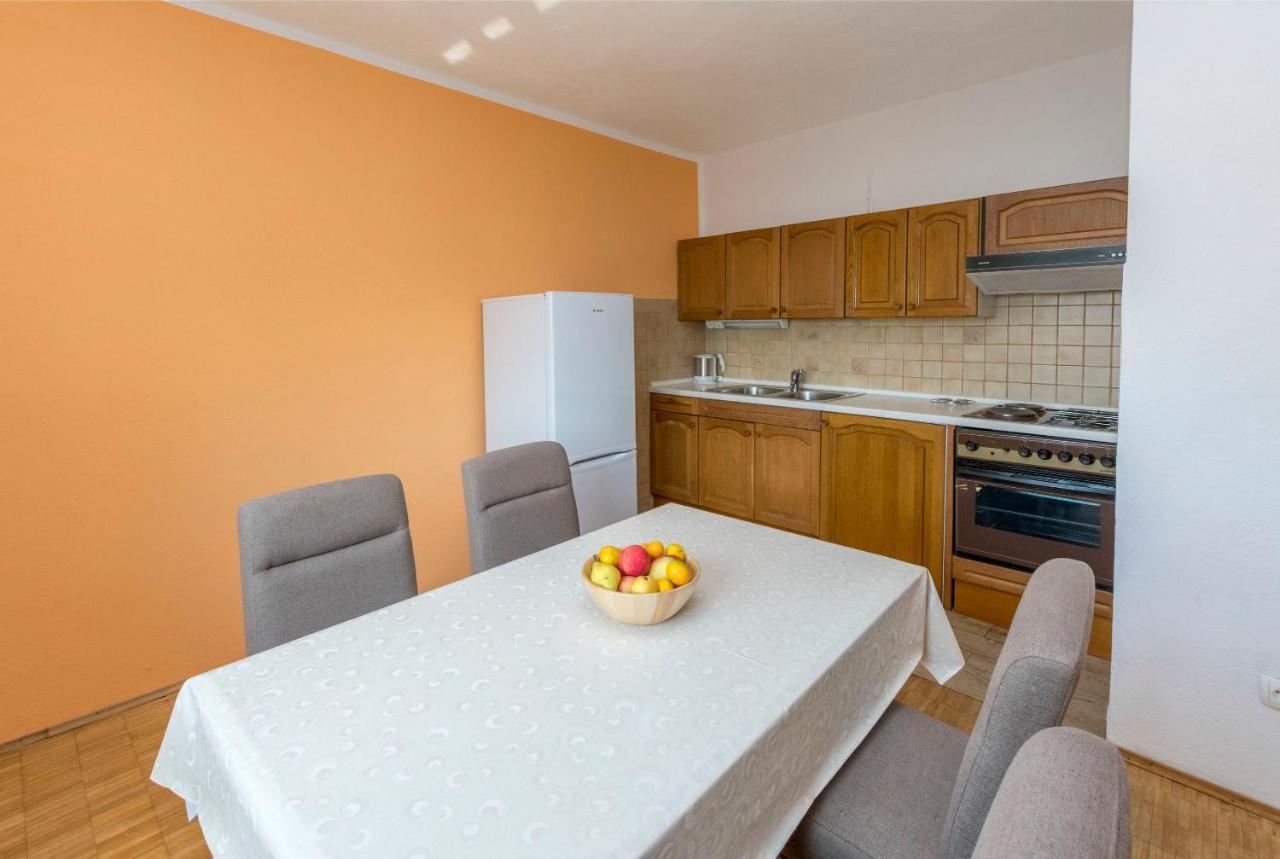 Apartments Jelka Primošten Eksteriør billede