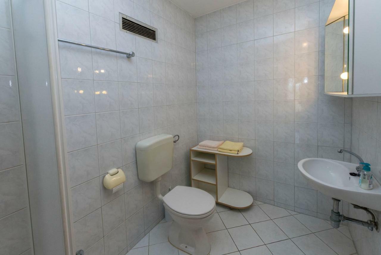Apartments Jelka Primošten Eksteriør billede