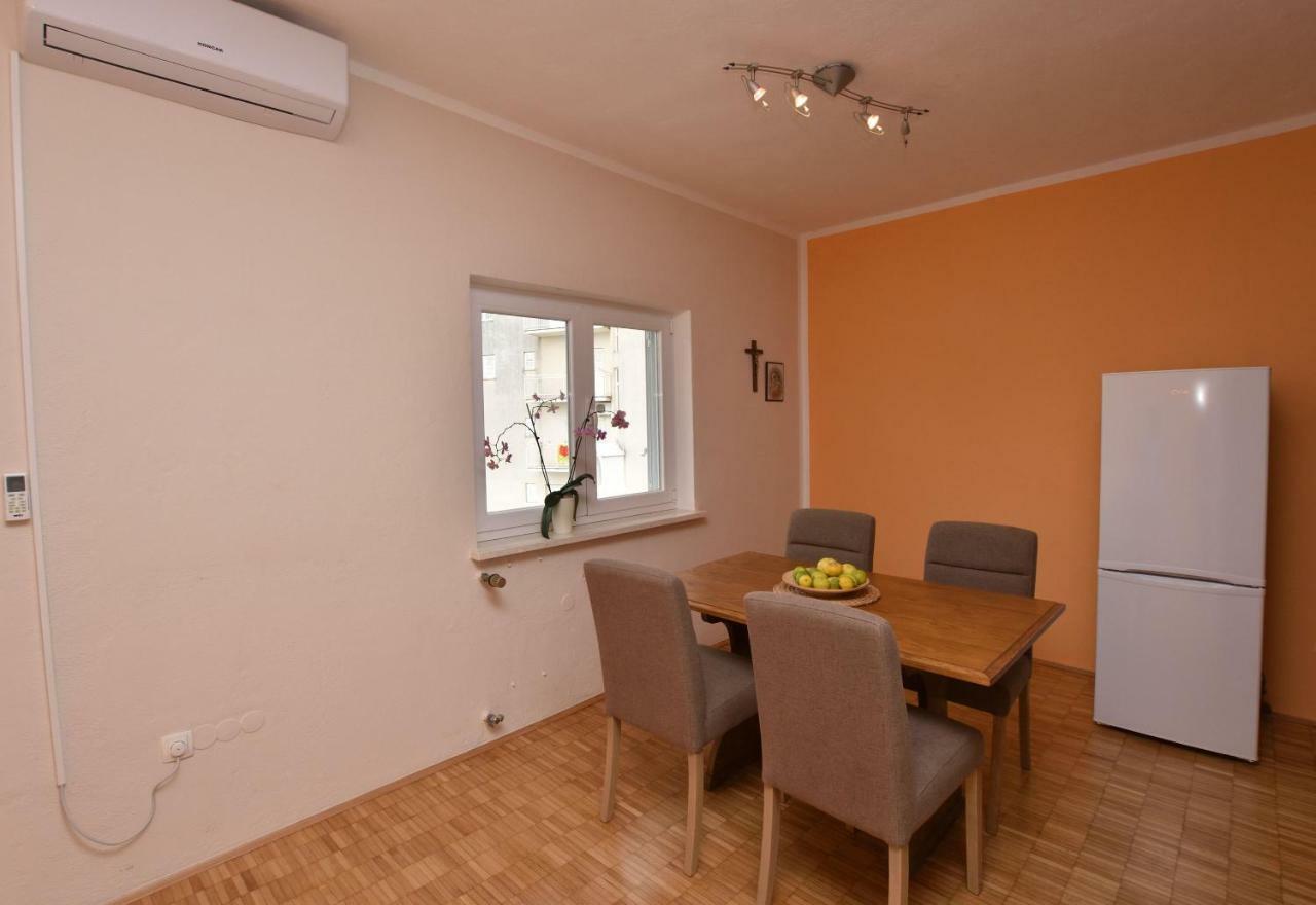 Apartments Jelka Primošten Eksteriør billede